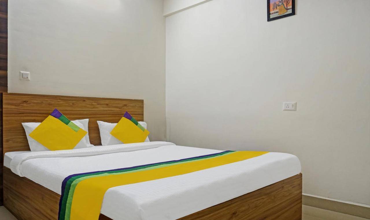 Itsy Hotels Ay Plus Hotels Kharadi Exterior photo